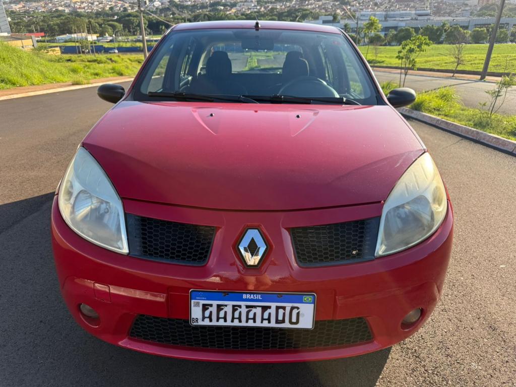 RENAULT Sandero - Foto