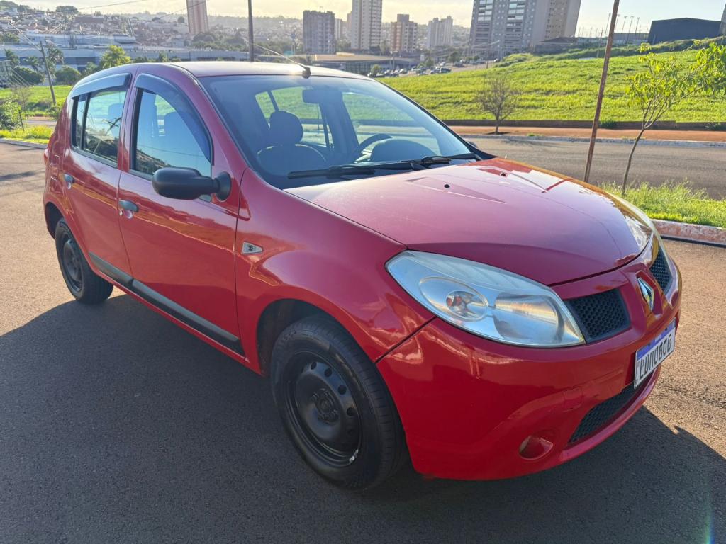 RENAULT Sandero - Foto