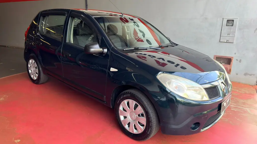 RENAULT Sandero - Foto