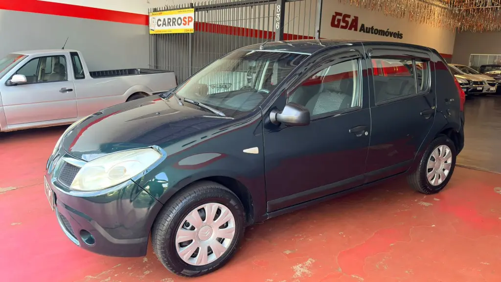 RENAULT Sandero - Foto