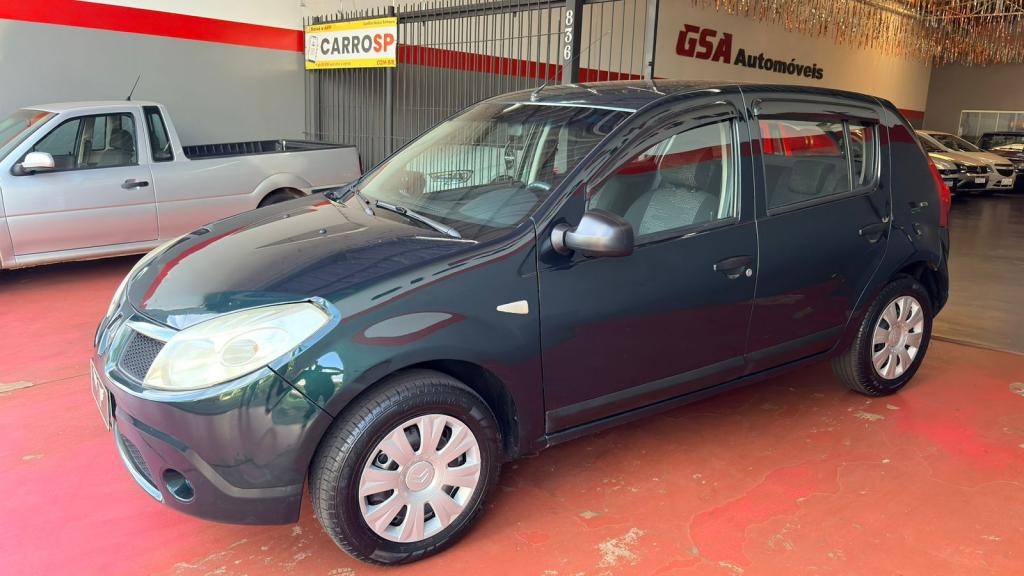 RENAULT Sandero - Foto