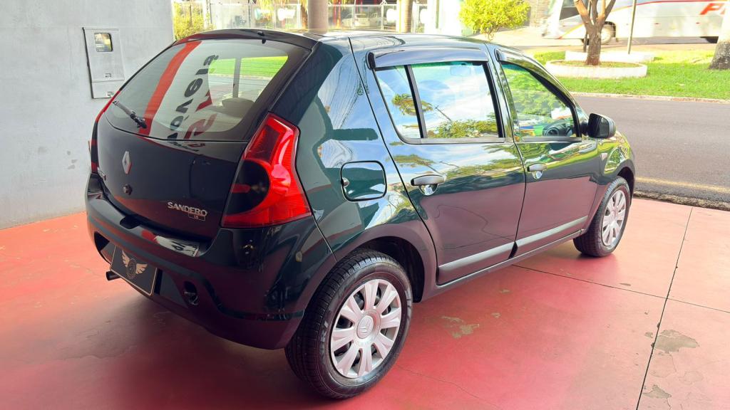 RENAULT Sandero - Foto