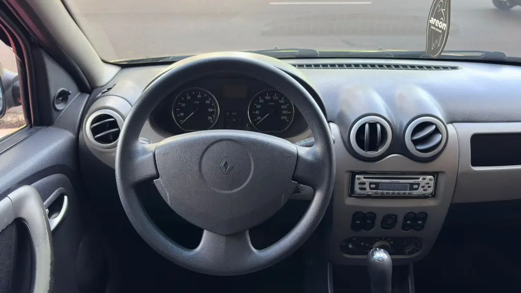 RENAULT Sandero - Foto