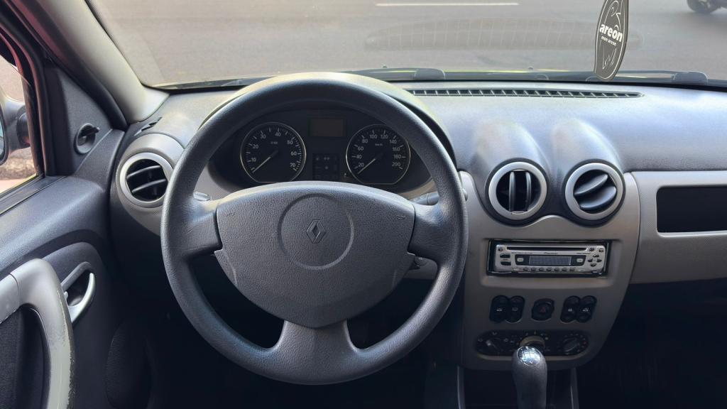 RENAULT Sandero - Foto