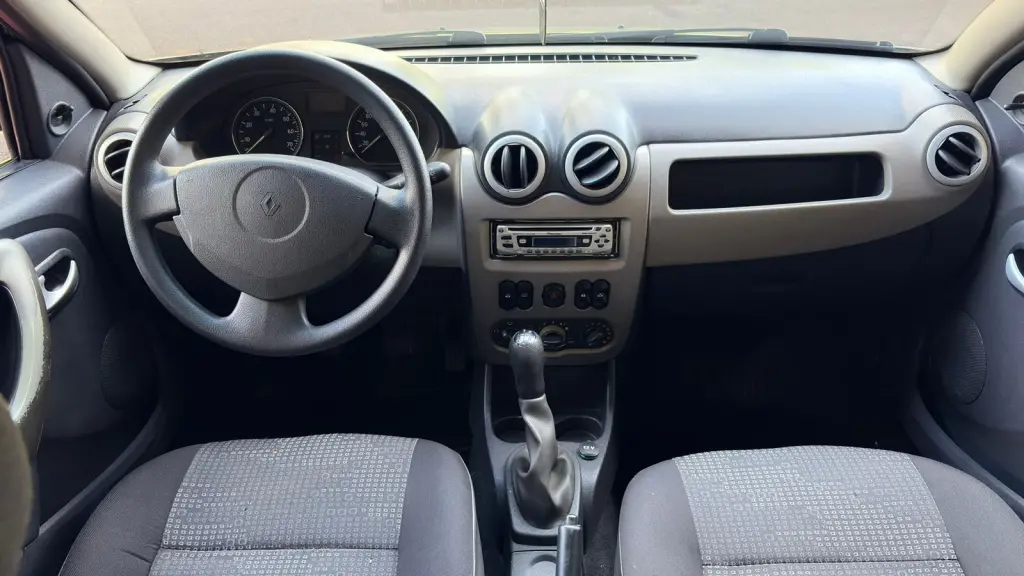 RENAULT Sandero - Foto