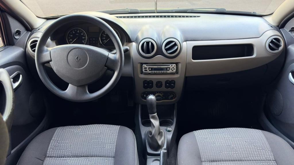 RENAULT Sandero - Foto