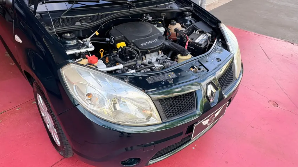 RENAULT Sandero - Foto