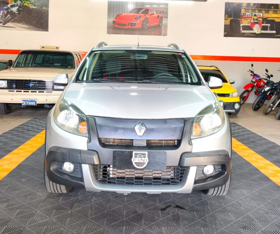 RENAULT Sandero - Foto