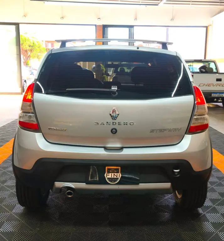 RENAULT Sandero - Foto