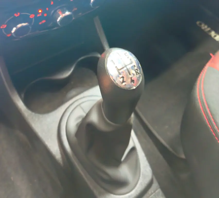 RENAULT Sandero - Foto