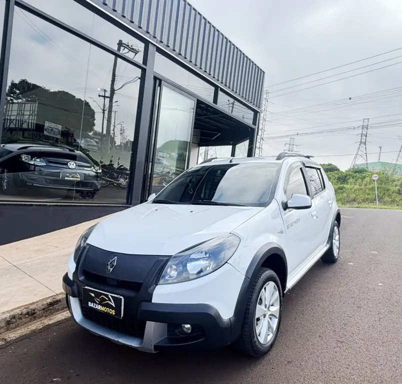 RENAULT Sandero - Foto