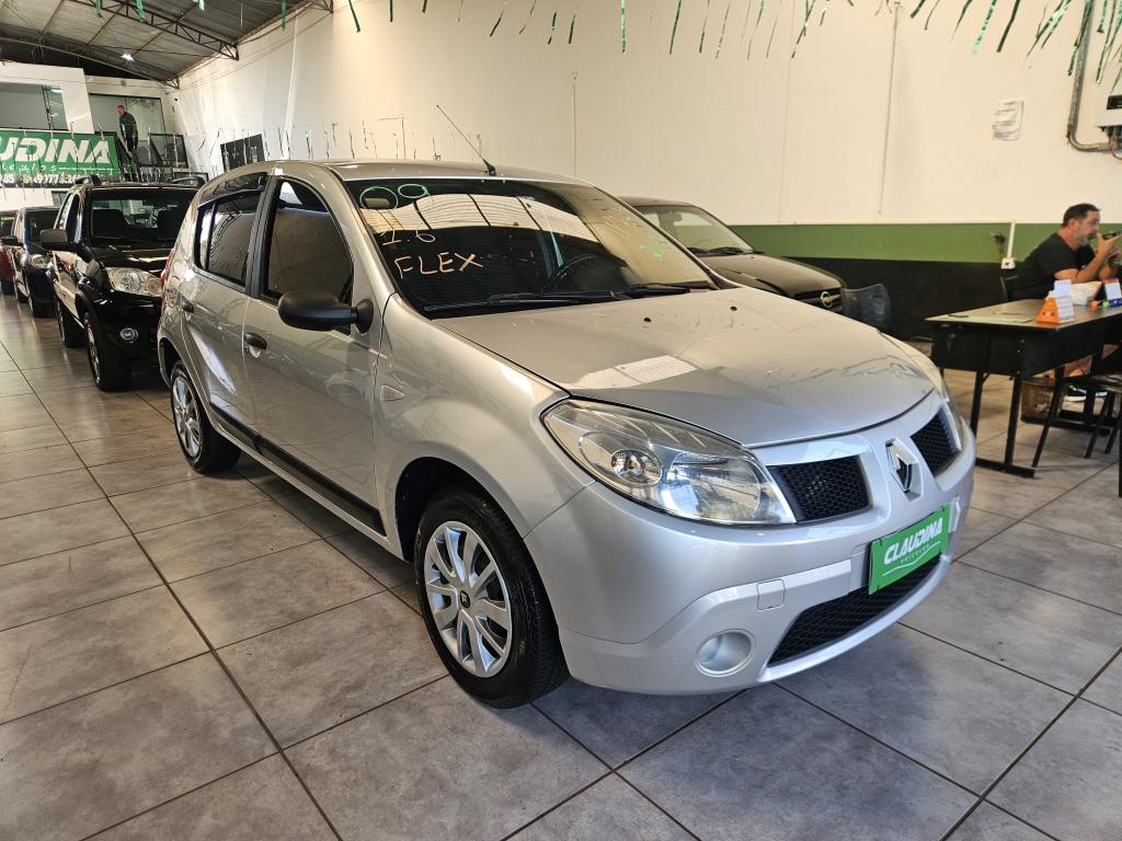 RENAULT Sandero - Foto