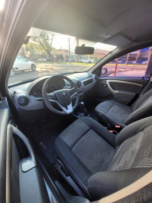 RENAULT Sandero - Foto