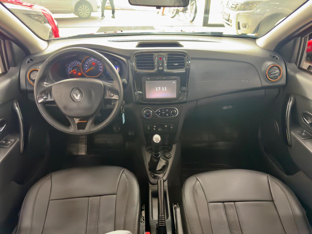 RENAULT Sandero - Foto