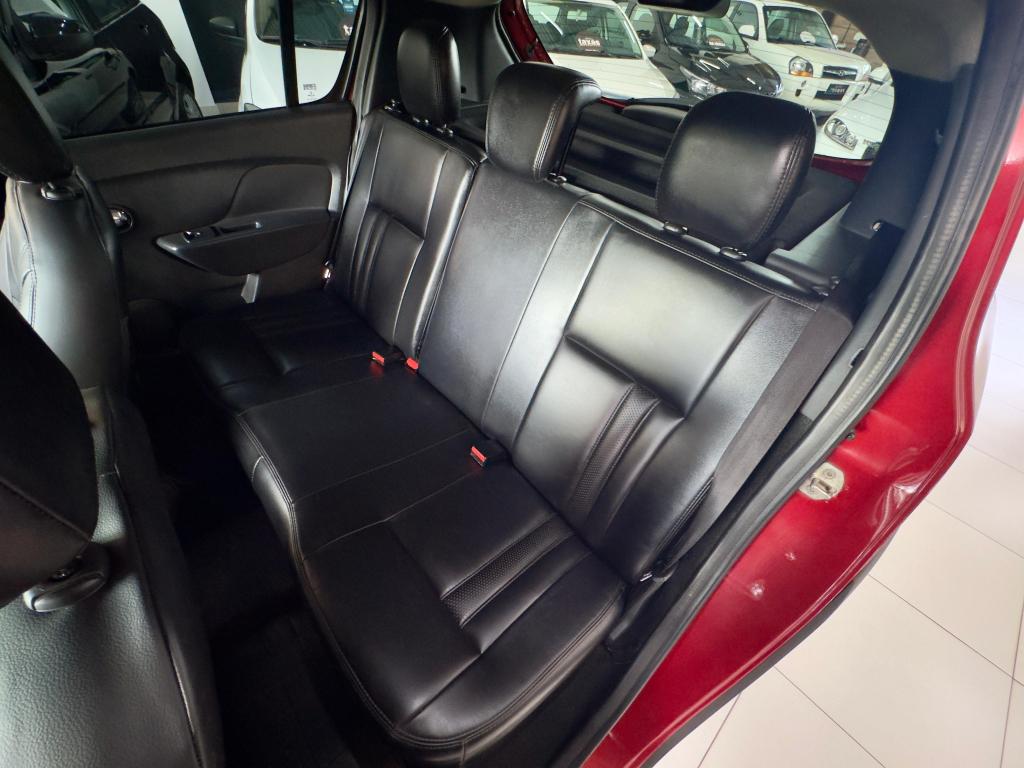 RENAULT Sandero - Foto