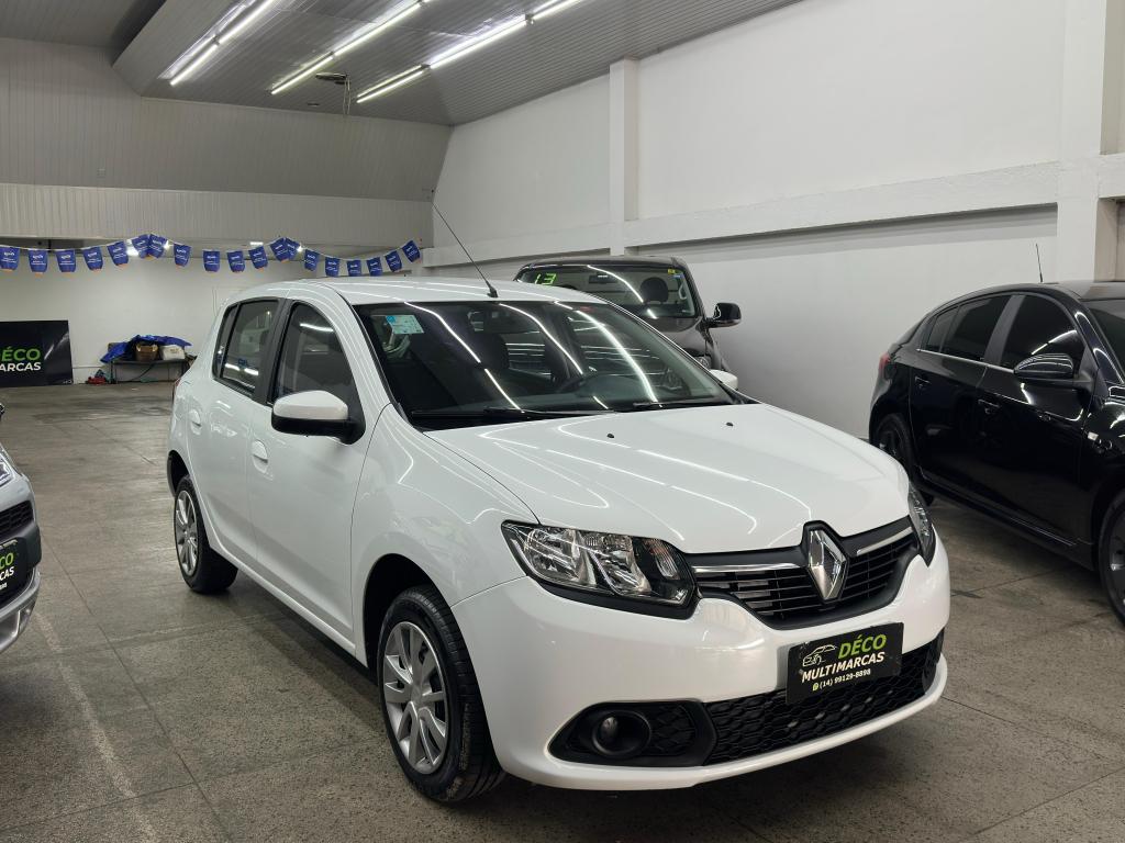 RENAULT Sandero - Foto