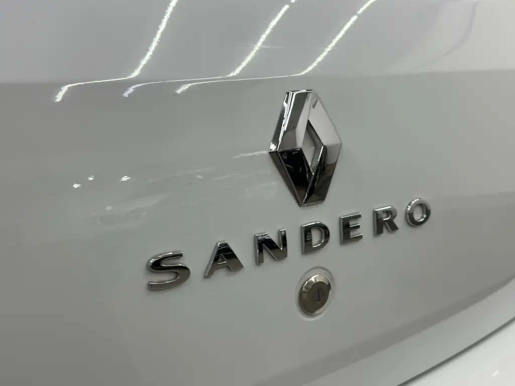 RENAULT Sandero - Foto
