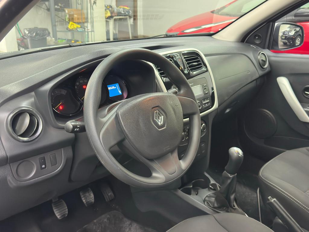 RENAULT Sandero - Foto