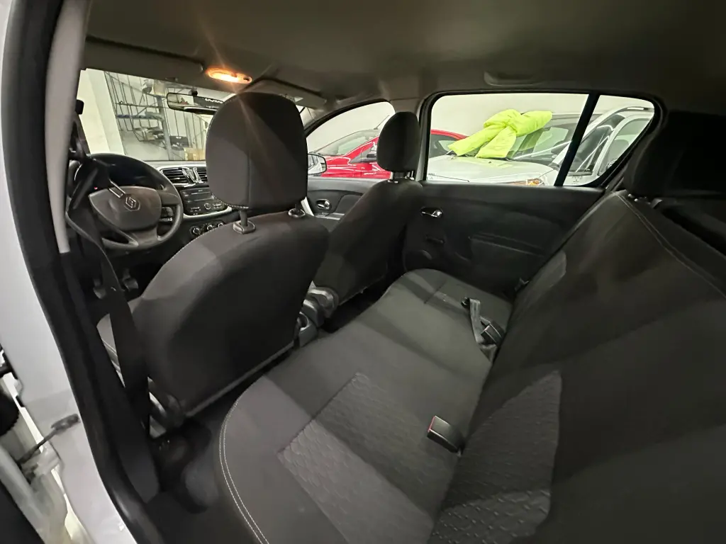 RENAULT Sandero - Foto
