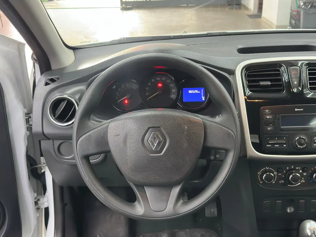 RENAULT Sandero - Foto