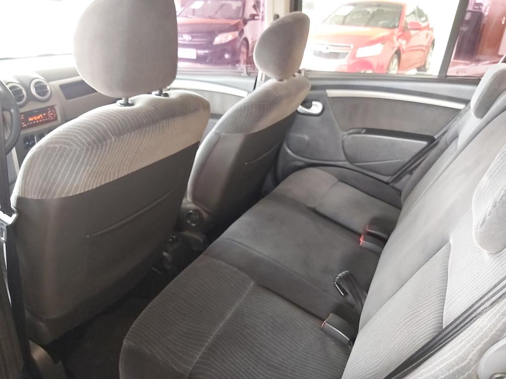 RENAULT Sandero - Foto