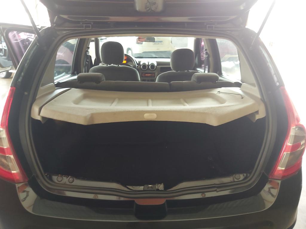 RENAULT Sandero - Foto