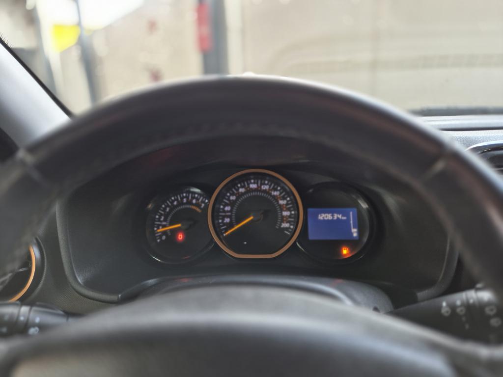 RENAULT Sandero - Foto