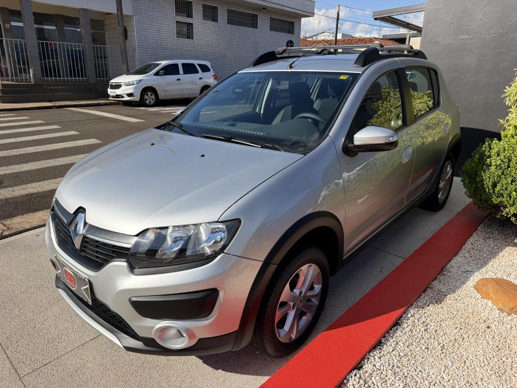 RENAULT Sandero - Foto
