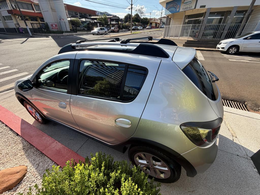 RENAULT Sandero - Foto