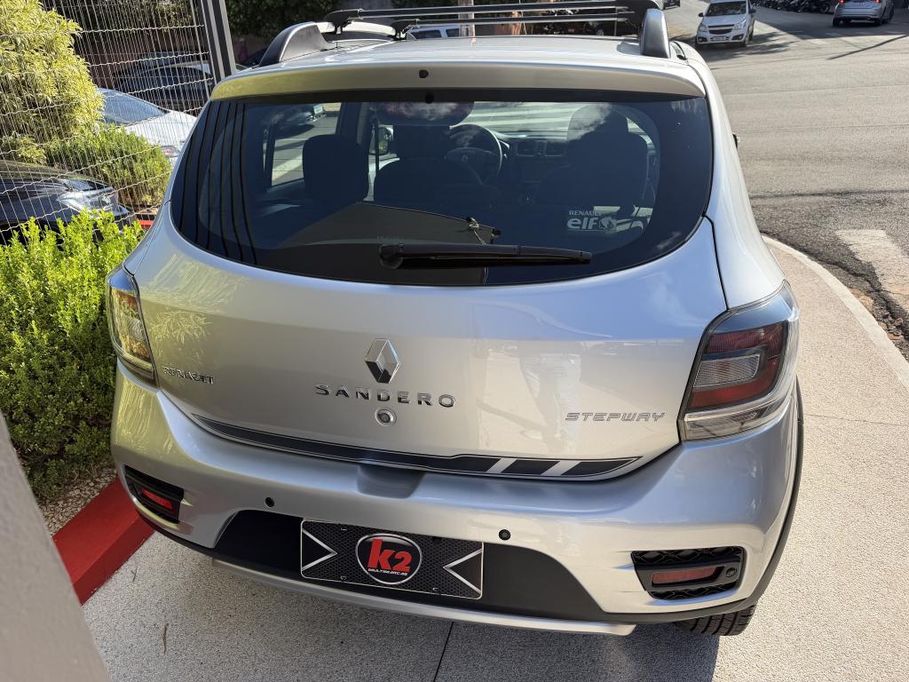 RENAULT Sandero - Foto
