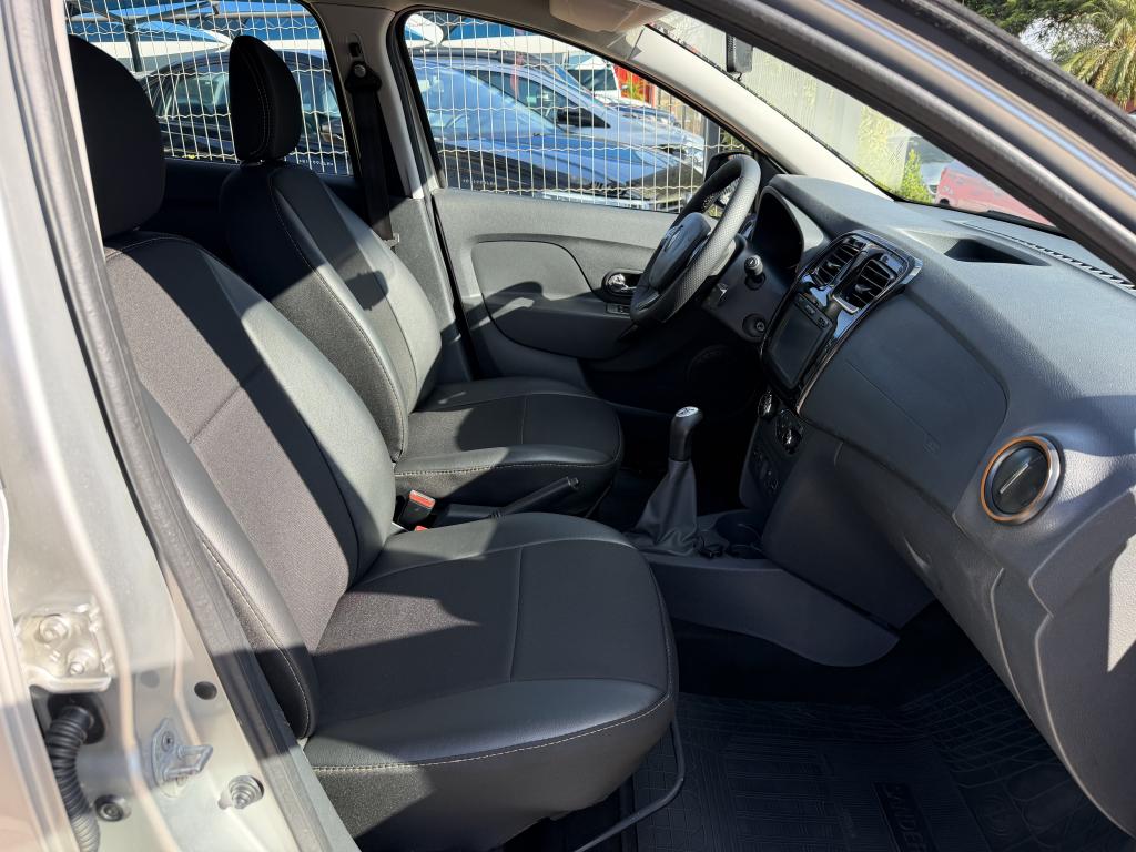 RENAULT Sandero - Foto