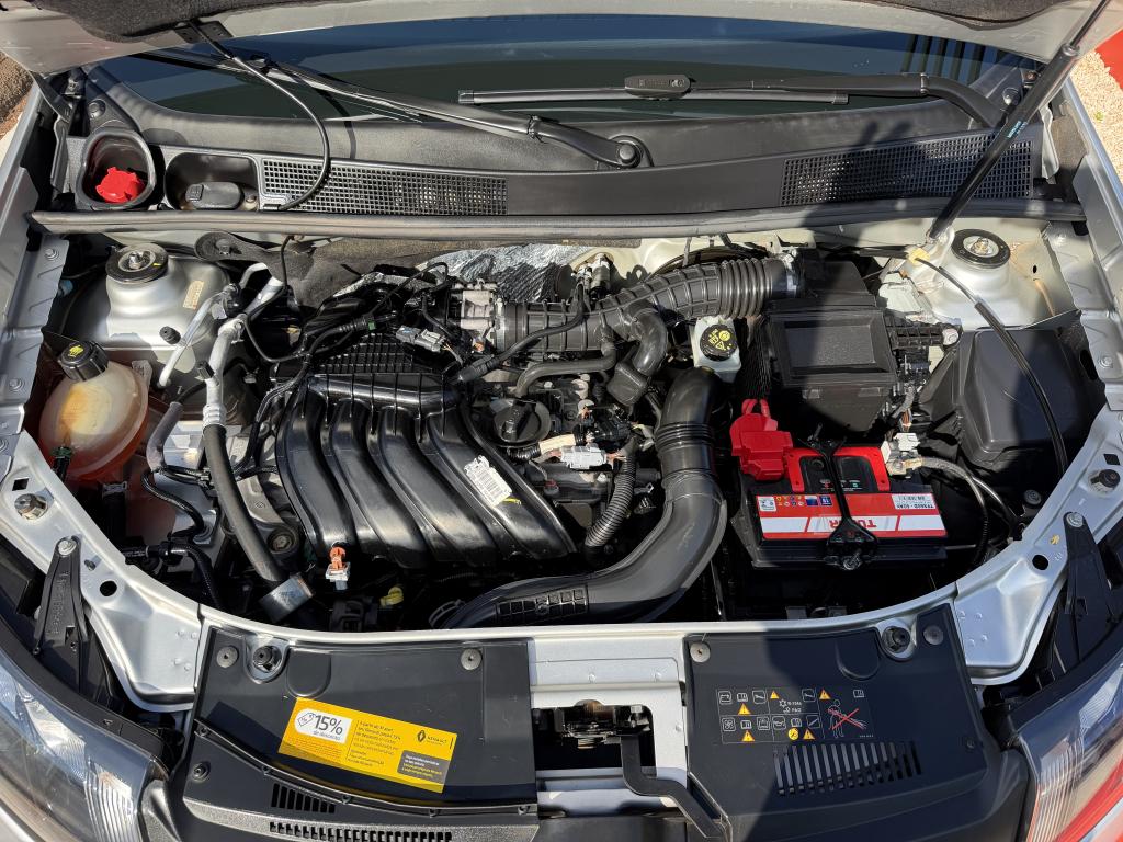 RENAULT Sandero - Foto