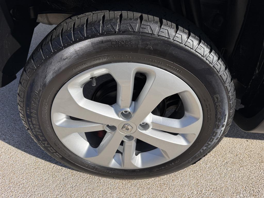 RENAULT Sandero - Foto