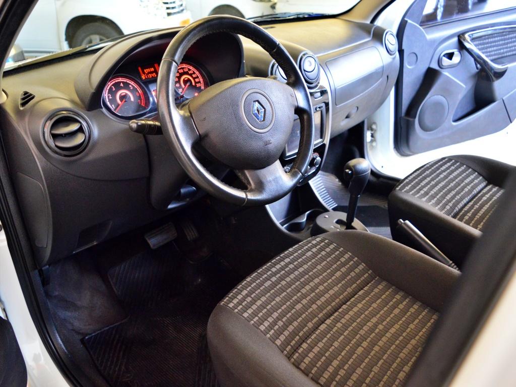 RENAULT Sandero - Foto