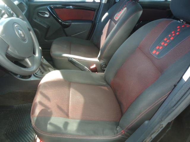 RENAULT Sandero - Foto