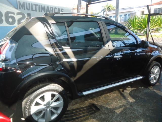 RENAULT Sandero - Foto
