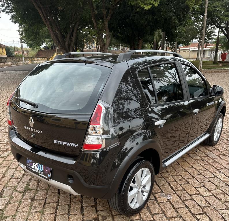RENAULT Sandero - Foto