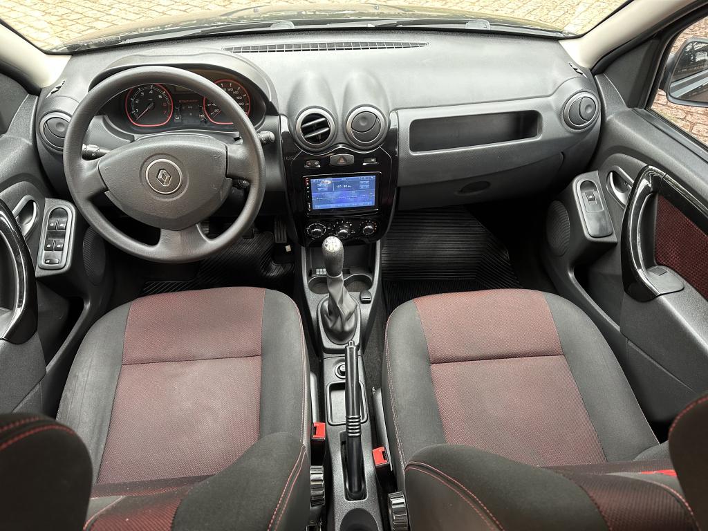 RENAULT Sandero - Foto