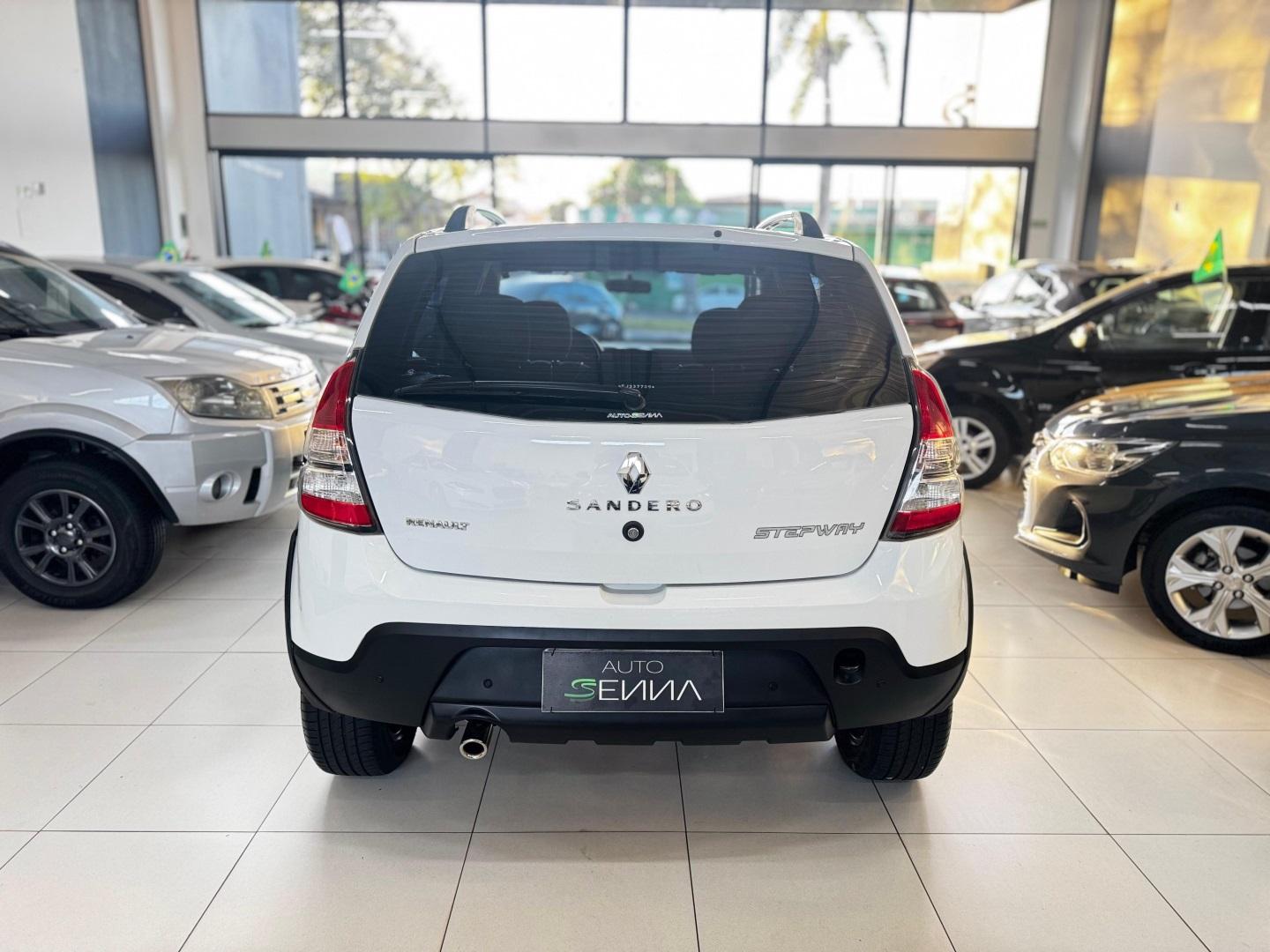 RENAULT Sandero - Foto