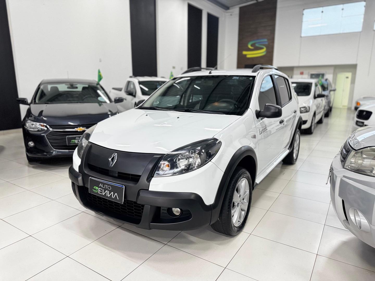 RENAULT Sandero - Foto