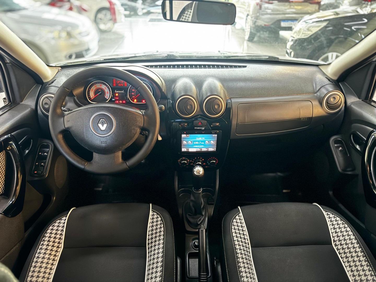 RENAULT Sandero - Foto