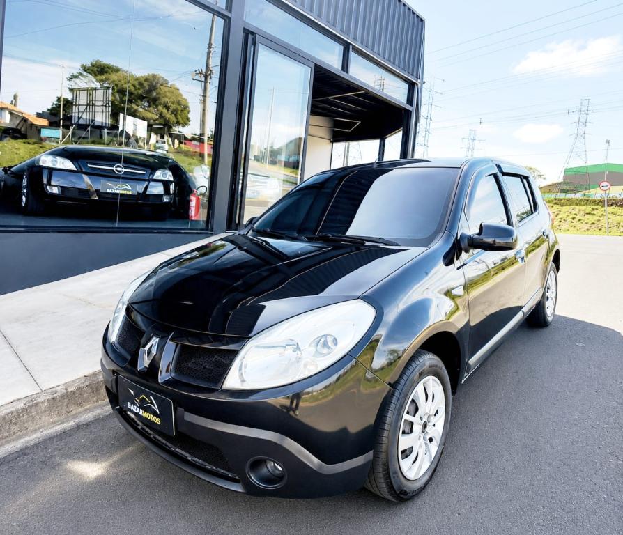 RENAULT Sandero - Foto