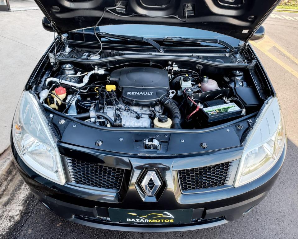 RENAULT Sandero - Foto