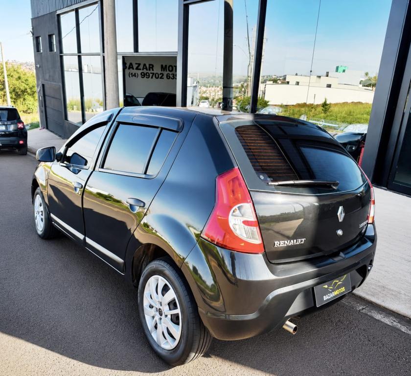 RENAULT Sandero - Foto