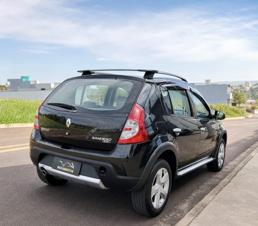 RENAULT Sandero - Foto