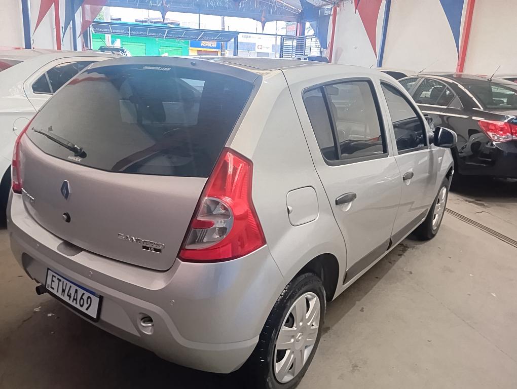 RENAULT Sandero - Foto