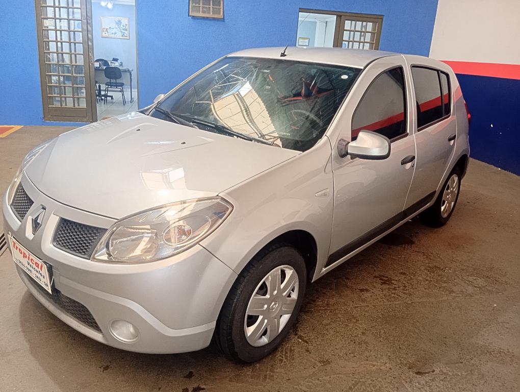 RENAULT Sandero - Foto
