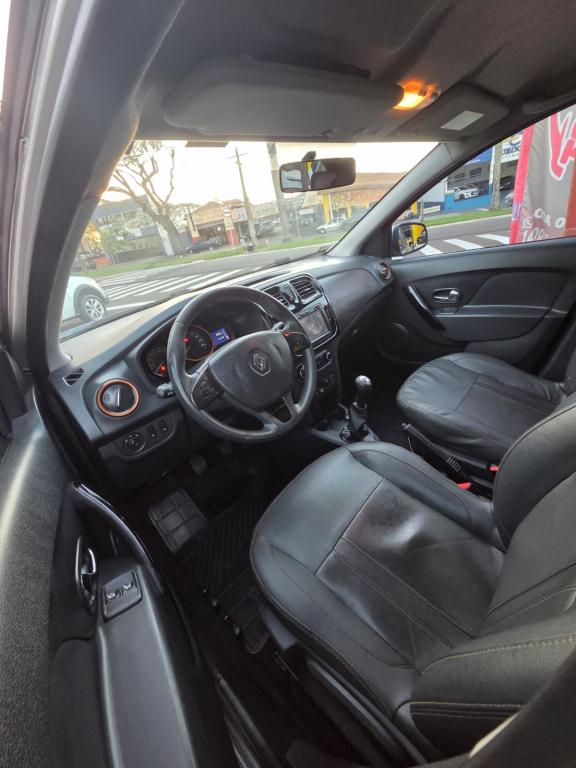 RENAULT Sandero - Foto