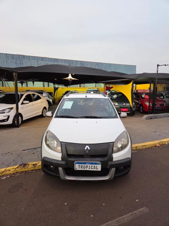 RENAULT Sandero - Foto