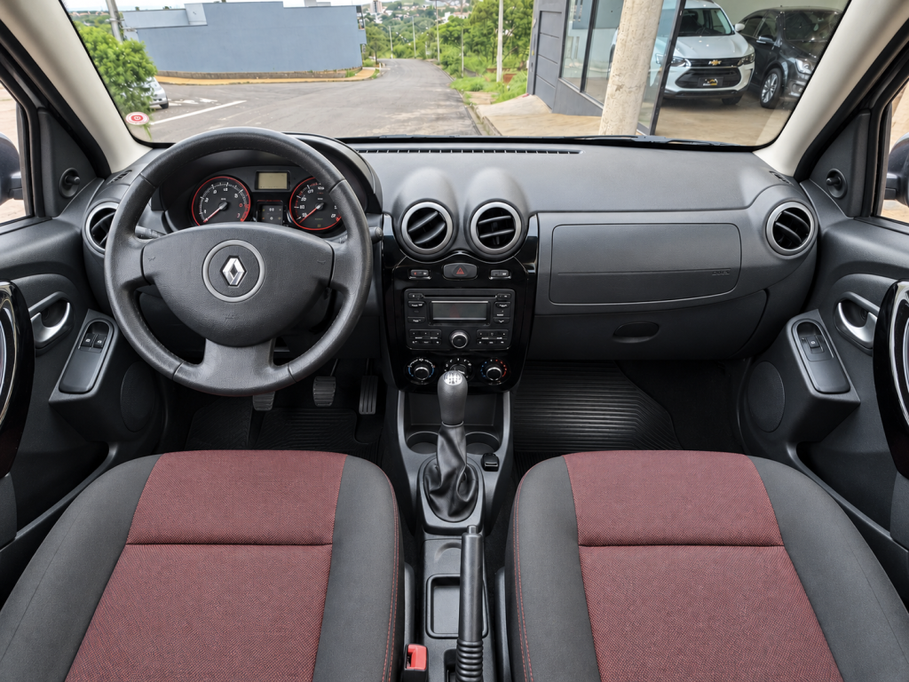 RENAULT Sandero - Foto